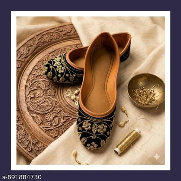 Black_Synthetic_Leather_Jutti_For_Women