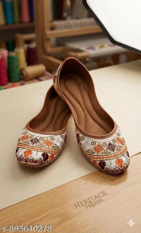 White_Synthetic_Leather_Jutti_For_Women