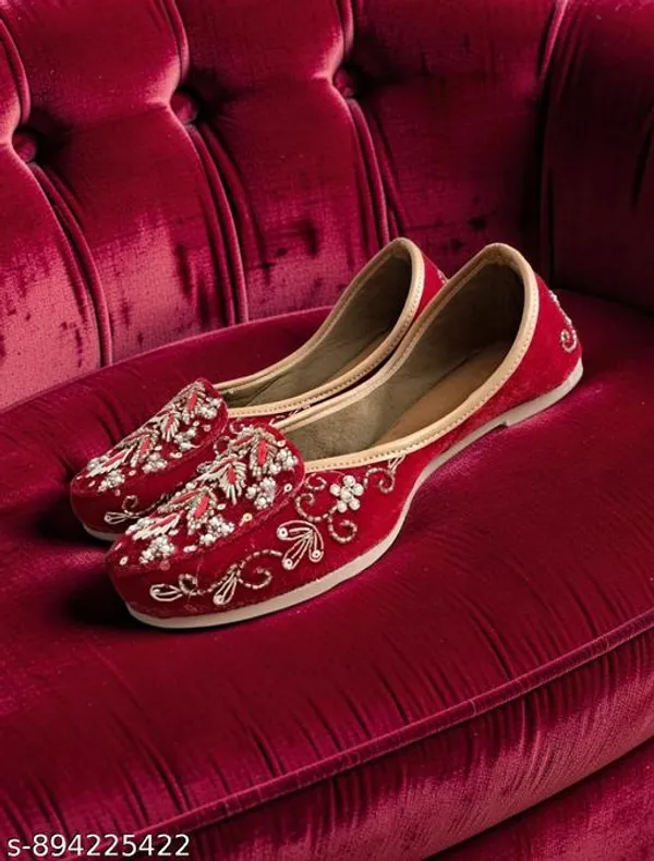 Red_Synthetic_Leather_Jutti_For_Women