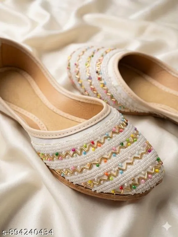 White_Synthetic_Leather_Jutti_For_Women