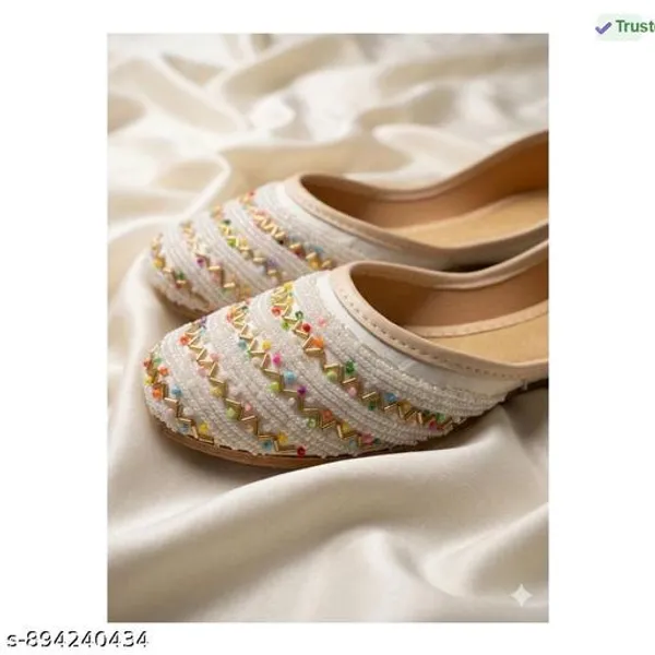 White_Synthetic_Leather_Jutti_For_Women