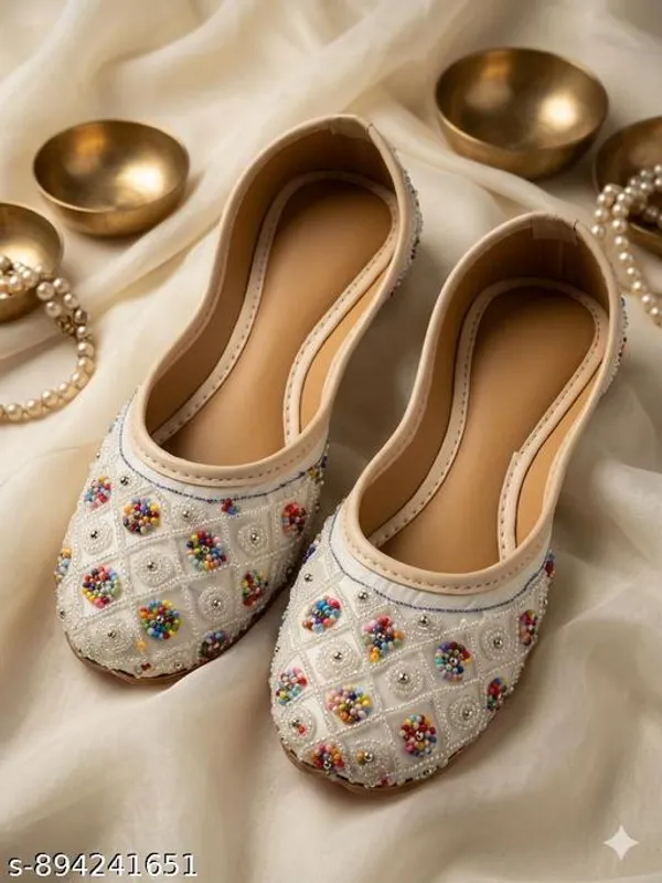 White_Synthetic_Leather_Jutti_For_Women