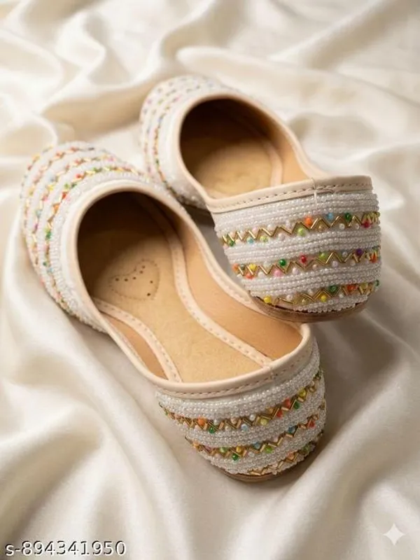 White_Synthetic_Leather_Jutti_For_Women