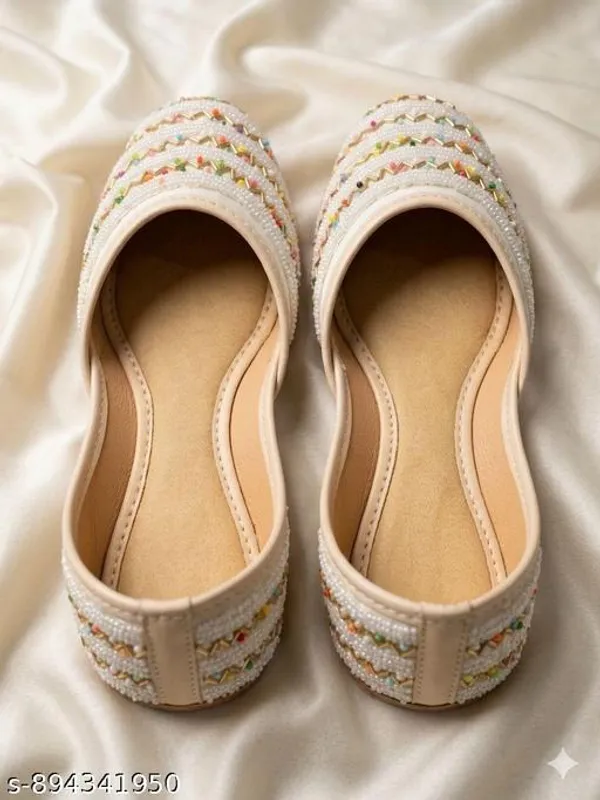 White_Synthetic_Leather_Jutti_For_Women