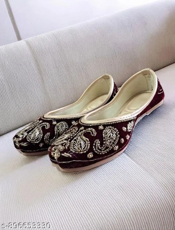Maroon_Synthetic_Leather_Jutti_For_Women