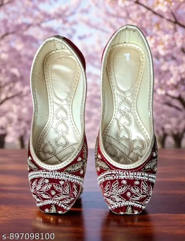 Red_Synthetic_Leather_Jutti_For_Women