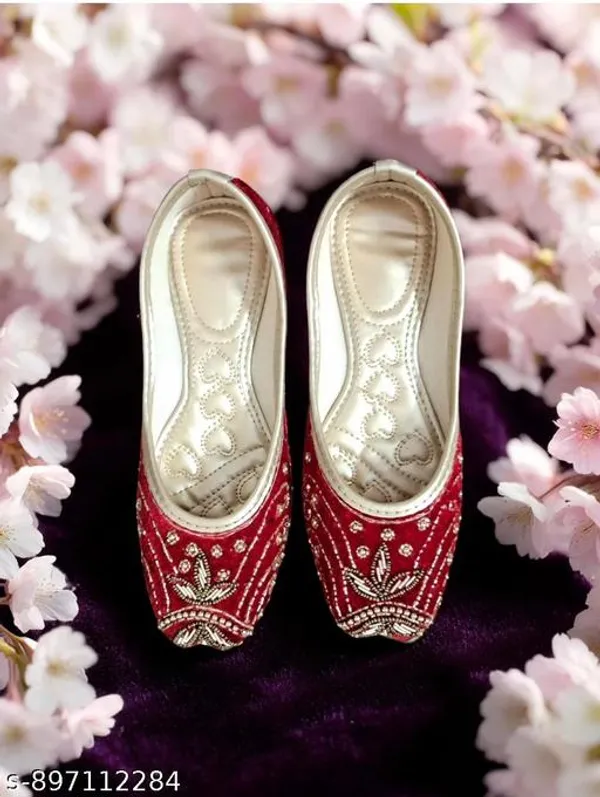 Red_Synthetic_Leather_Jutti_For_Women