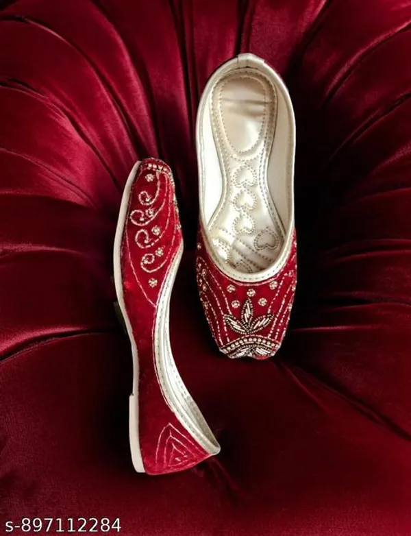 Red_Synthetic_Leather_Jutti_For_Women
