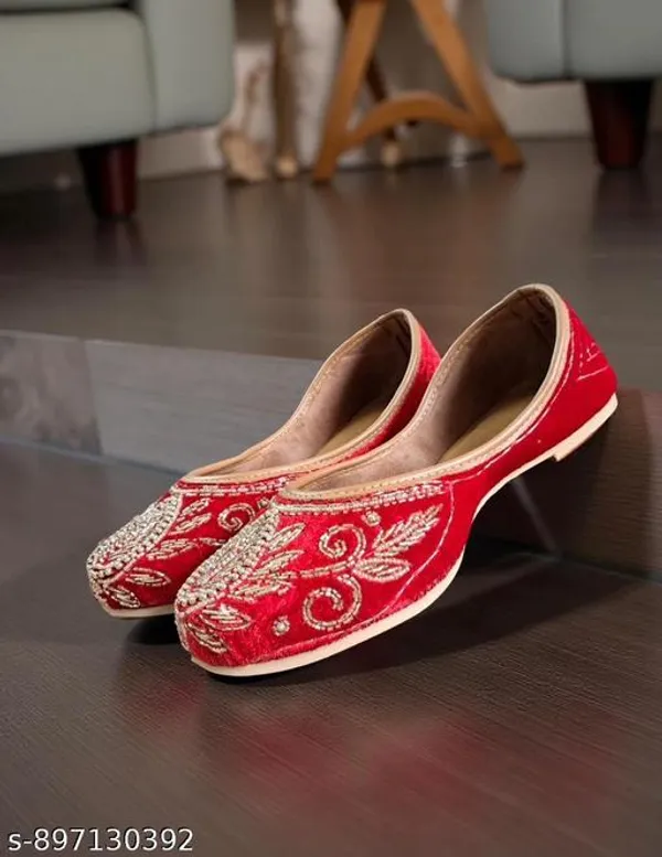 Red_Synthetic_Leather_Jutti_For_Women