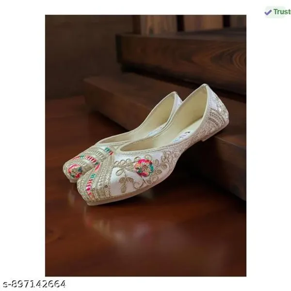 Cream_Synthetic_Leather_Jutti_For_Women