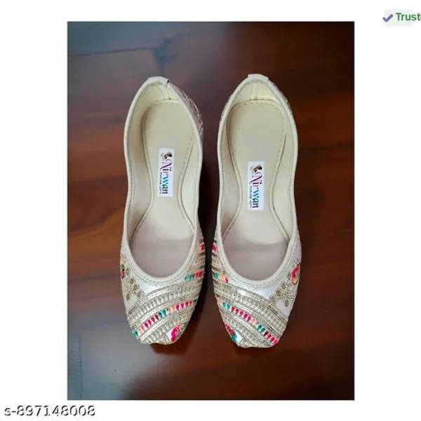 Cream_Synthetic_Leather_Jutti_For_Women