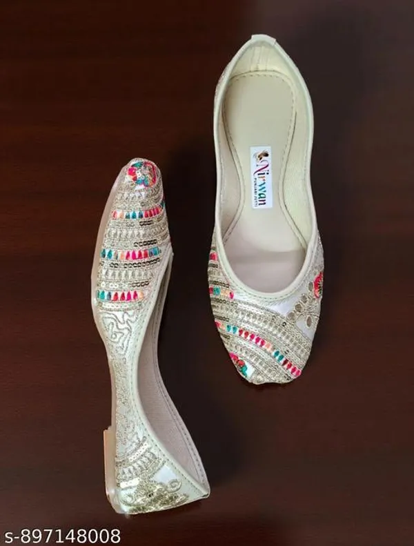 Cream_Synthetic_Leather_Jutti_For_Women