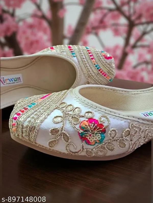 Cream_Synthetic_Leather_Jutti_For_Women