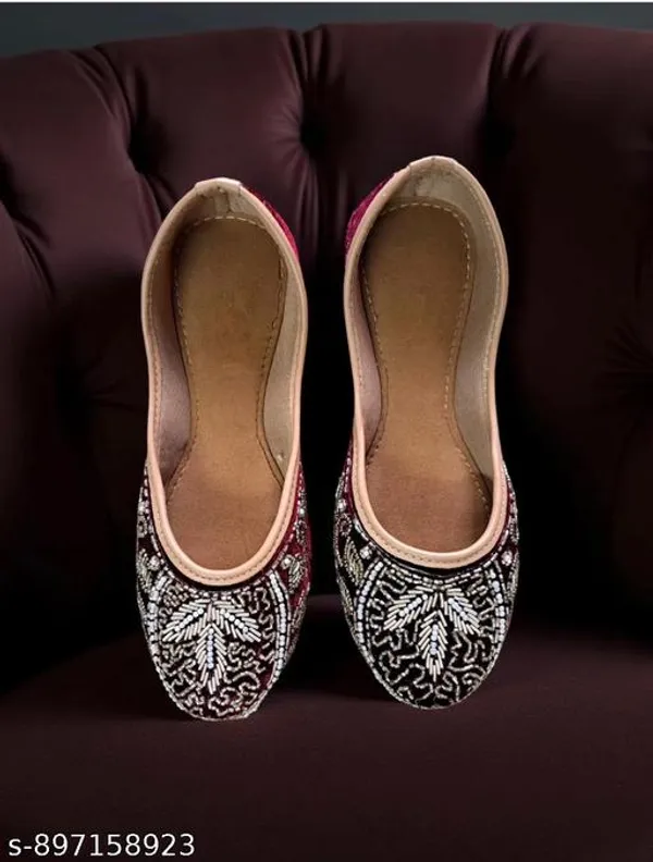 Maroon_Synthetic_Leather_Jutti_For_Women