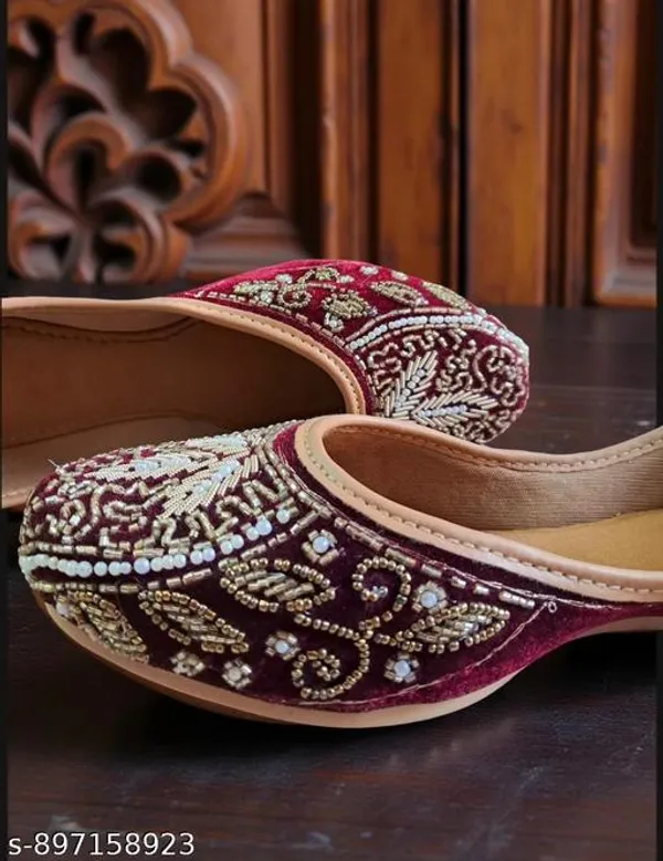 Maroon_Synthetic_Leather_Jutti_For_Women