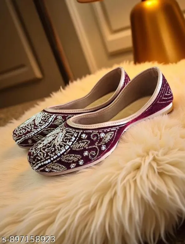 Maroon_Synthetic_Leather_Jutti_For_Women