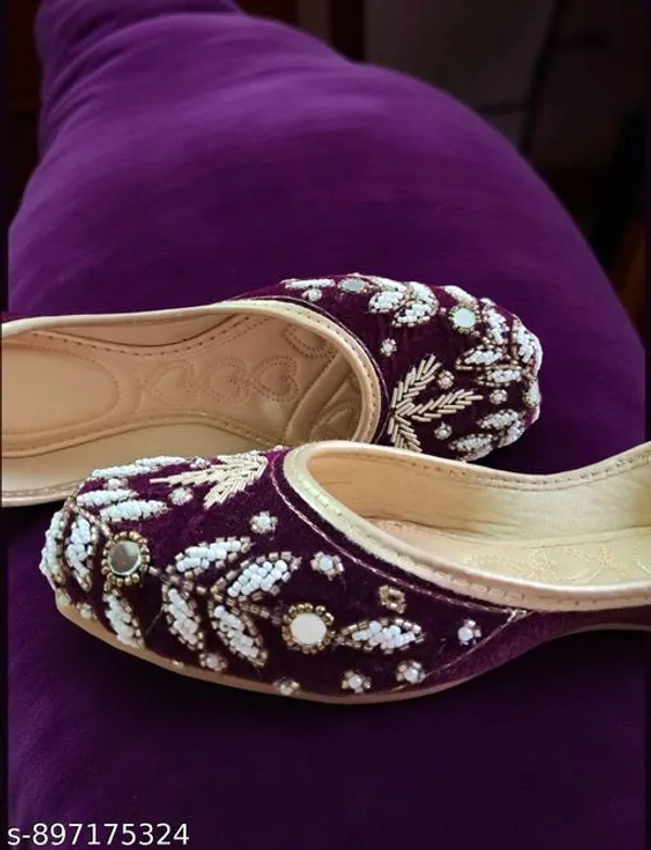 Maroon_Synthetic_Leather_Jutti_For_Women
