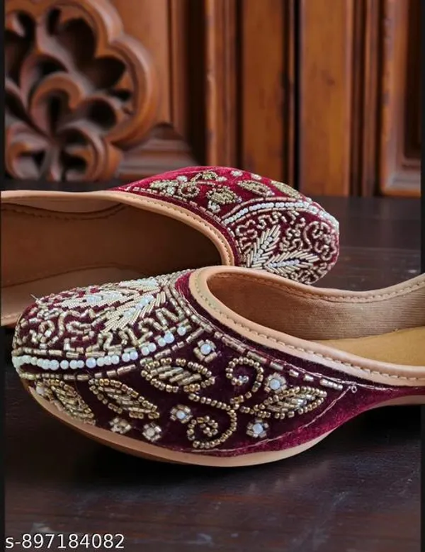 Maroon_Synthetic_Leather_Jutti_For_Women