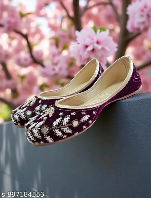 Maroon_Synthetic_Leather_Jutti_For_Women
