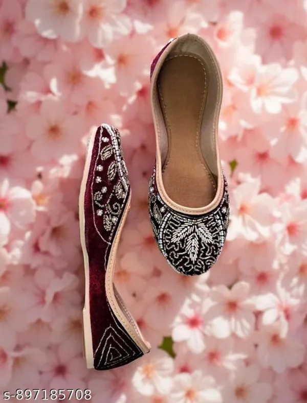 Maroon_Synthetic_Leather_Jutti_For_Women