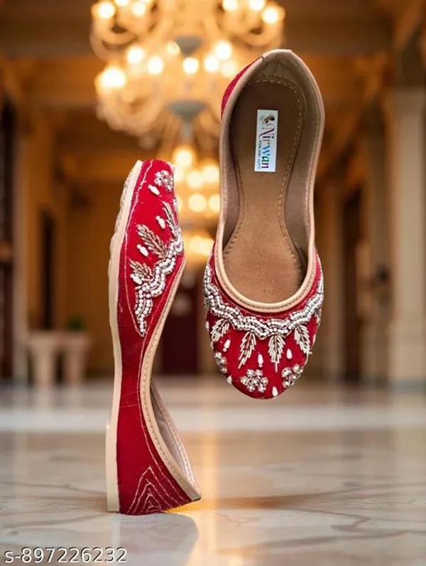 Red_Synthetic_Leather_Jutti_For_Women