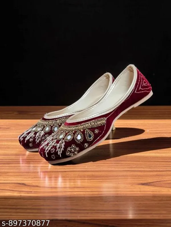 Maroon_Synthetic_Leather_Jutti_For_Women