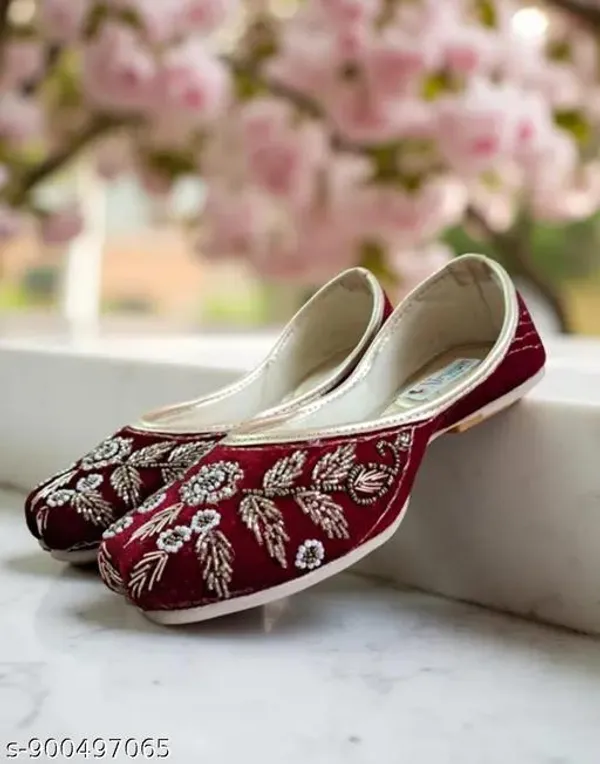 Maroon_Synthetic_Leather_Jutti_For_Women