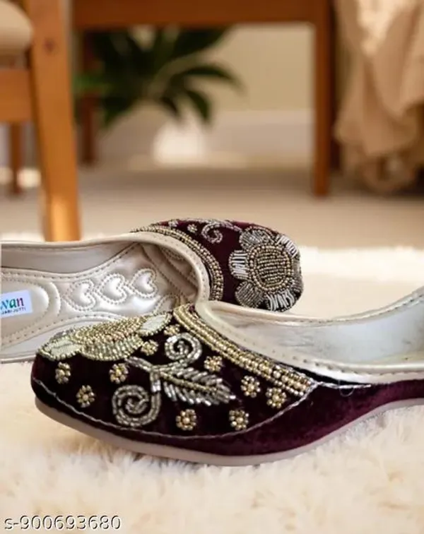Maroon_Synthetic_Leather_Jutti_For_Women