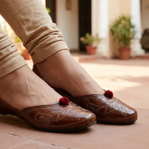 Brown_Synthetic_Leather_Jutti_For_Women