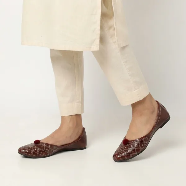 Maroon_Synthetic_Leather_Jutti_For_Women