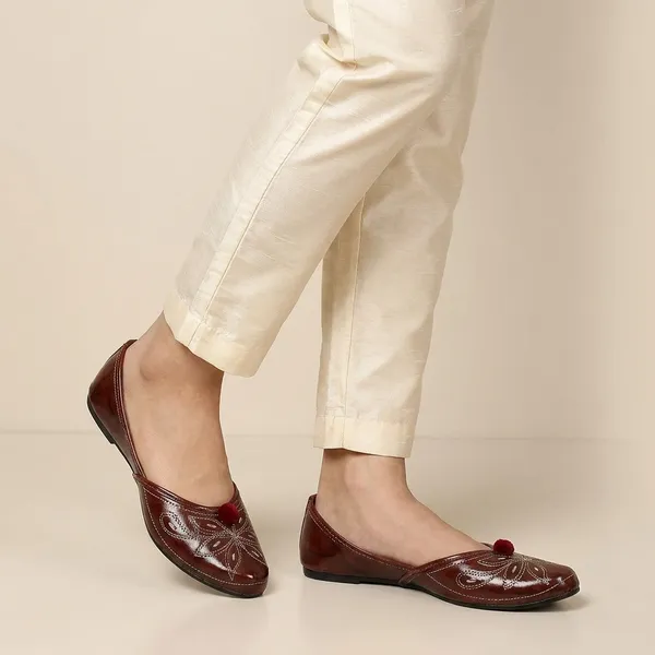 Maroon_Synthetic_Leather_Jutti_For_Women