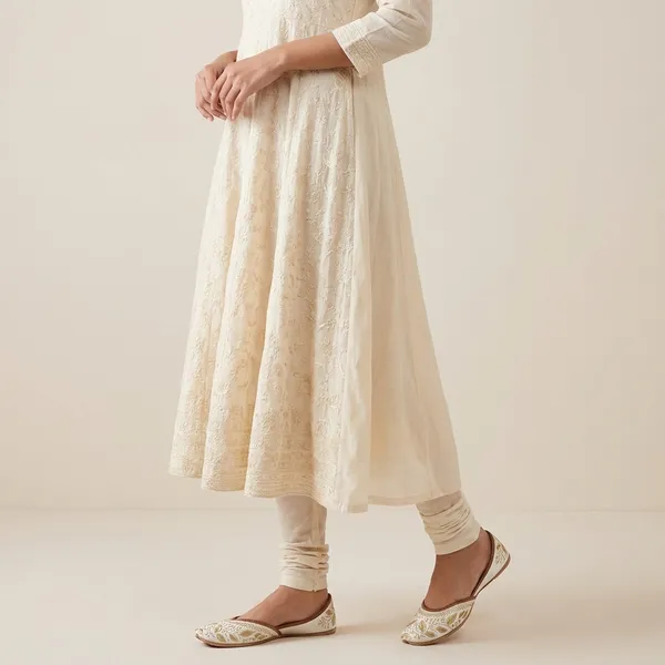 Beige_Synthetic_Leather_Jutti_For_Women