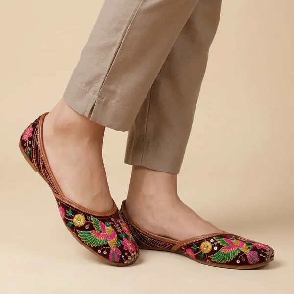 Maroon_Synthetic_Leather_Jutti_For_Women