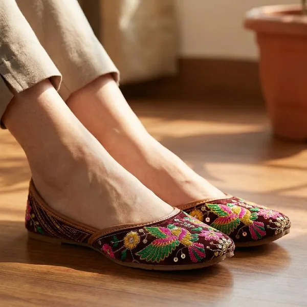 Maroon_Synthetic_Leather_Jutti_For_Women