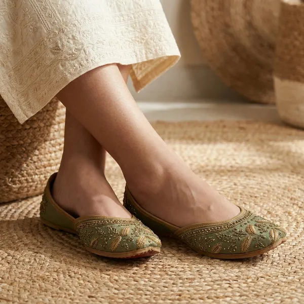 Beige_Synthetic_Leather_Jutti_For_Women