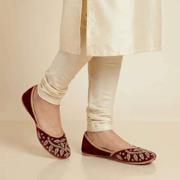 Maroon_Synthetic_Leather_Jutti_For_Women