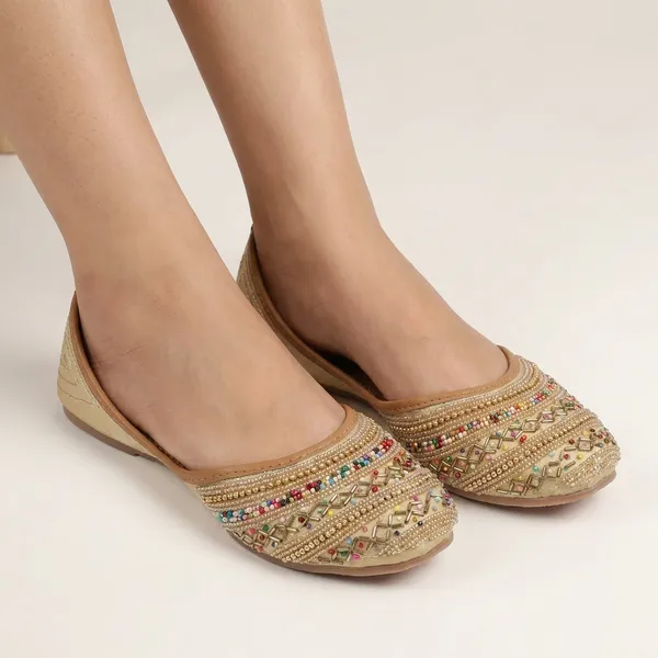 Golden_Synthetic_Leather_Jutti_For_Women