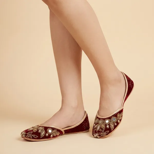 Green_Synthetic_Leather_Jutti_For_Women