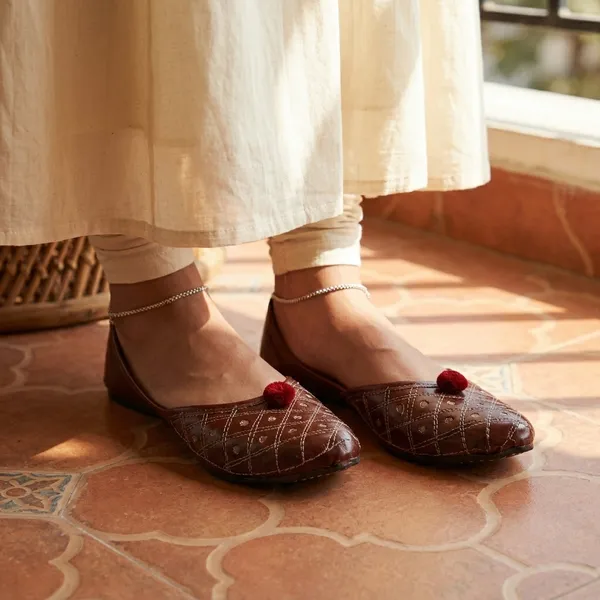 Maroon_Synthetic_Leather_Jutti_For_Women