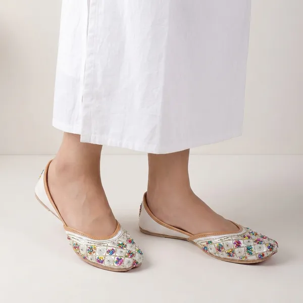 White_Synthetic_Leather_Jutti_For_Women