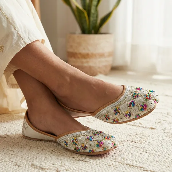 White_Synthetic_Leather_Jutti_For_Women