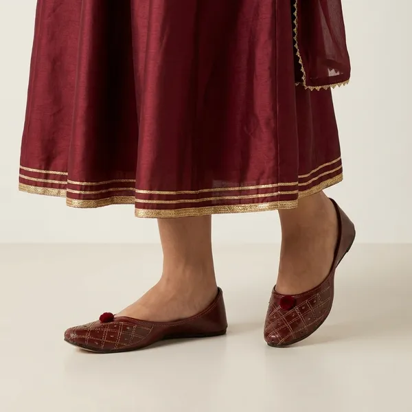 Brown_Synthetic_Leather_Jutti_For_Women