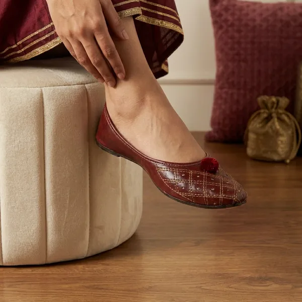 Brown_Synthetic_Leather_Jutti_For_Women