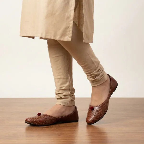 Brown_Synthetic_Leather_Jutti_For_Women