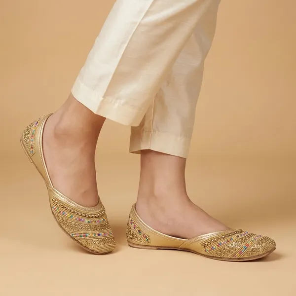 Golden_Synthetic_Leather_Jutti_For_Women
