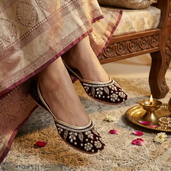 Maroon_Synthetic_Leather_Jutti_For_Women
