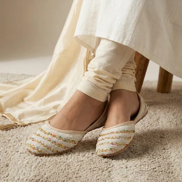White_Synthetic_Leather_Jutti_For_Women
