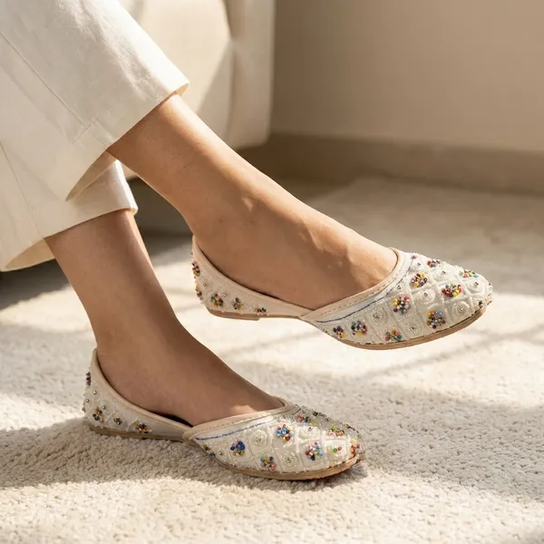 White_Synthetic_Leather_Jutti_For_Women