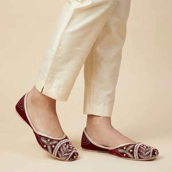 Red_Synthetic_Leather_Jutti_For_Women