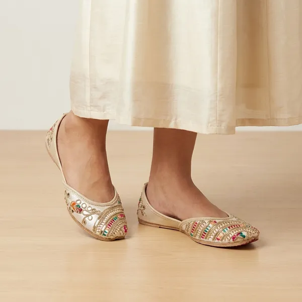 Cream_Synthetic_Leather_Jutti_For_Women